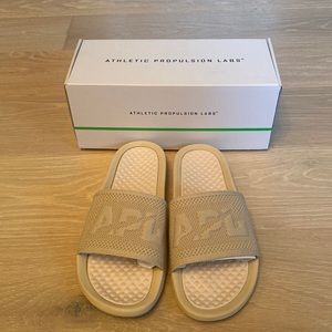 APL men’s techloom slide
